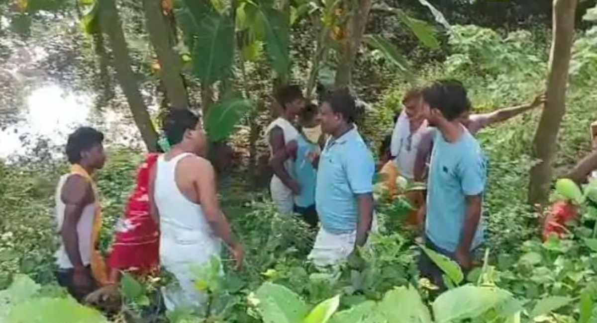मौके पर मौजूद लोग