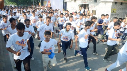 Deputy CM Brajesh Pathak flagged off the Namo Yuva Run in Bareilly