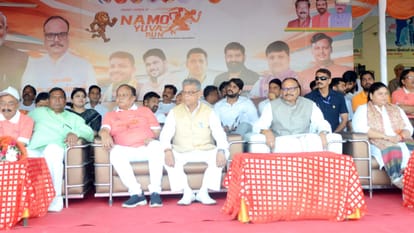 Deputy CM Brajesh Pathak flagged off the Namo Yuva Run in Bareilly