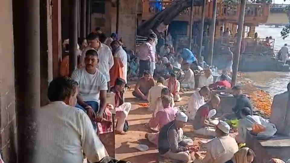 Sarva Pitru Amavasya 2025 Huge crowd in Haridwar Assam CM performs rituals at Narayani shila