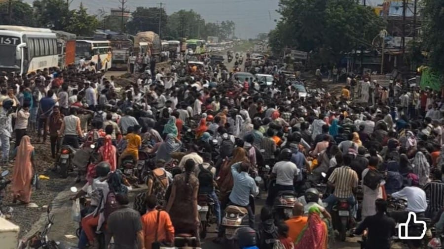 Indore news: Citizens protest and block roads after fatal accidents on Airport Road and Sanwer Road