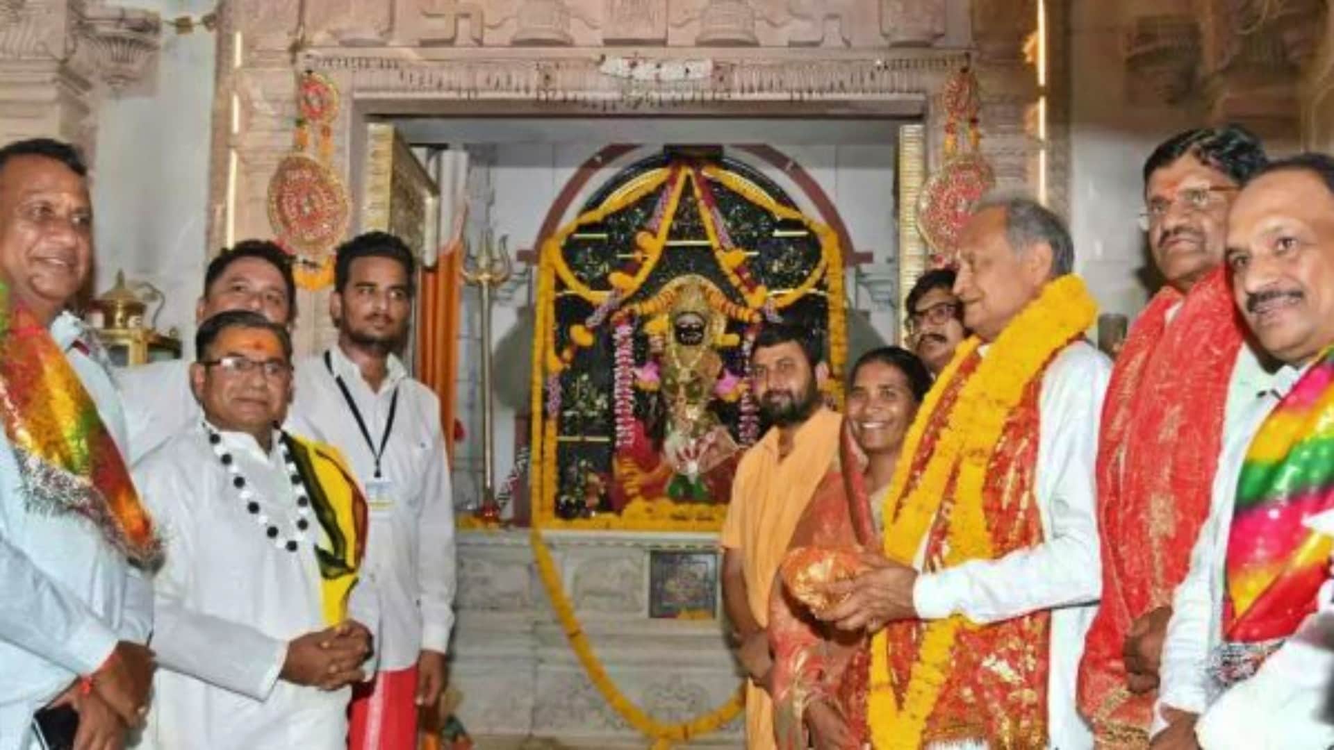 Sharadiya Navratri: Several CM including Prime Minister Vice President visited shrine of Maa Tripura Sundari