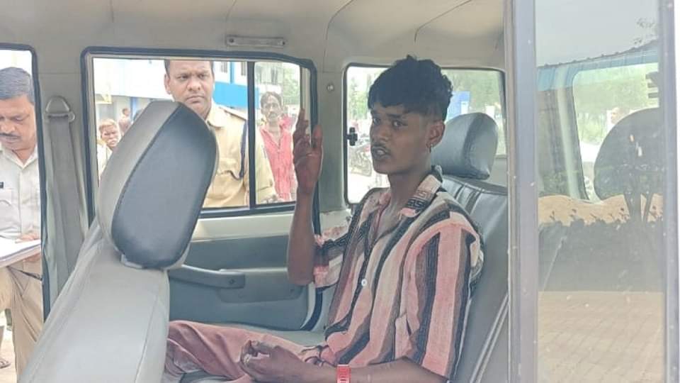 दो पड़ोसियों के बीच विवाद