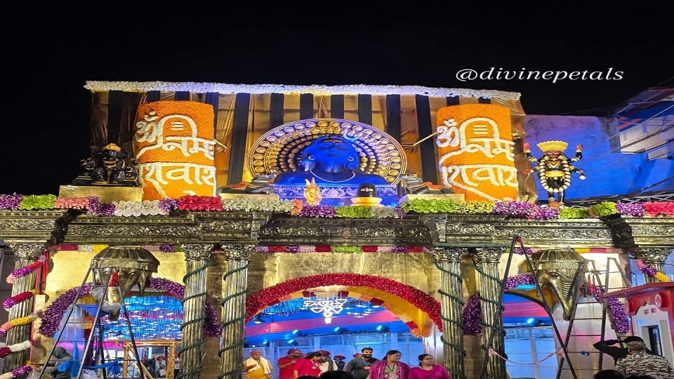 Mata Vaishno devi darbar decorated with flowers from India and abroad