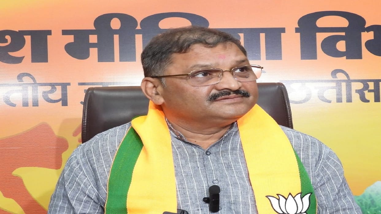 CG Politics:  MP Santosh panday taunt on Congress, Told CST full form, know here