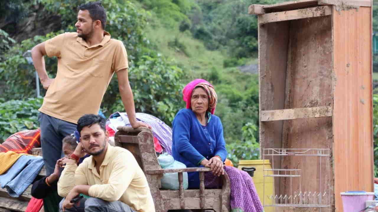 Chamoli disaster Daughters-in-law courage Mamta returned to save her father-in-law got buried under debris