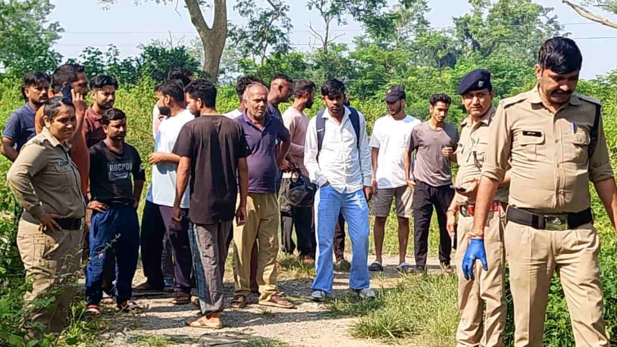Dehradun Crime Young woman murdered body found in a sack in a tea plantation forest brother suspected