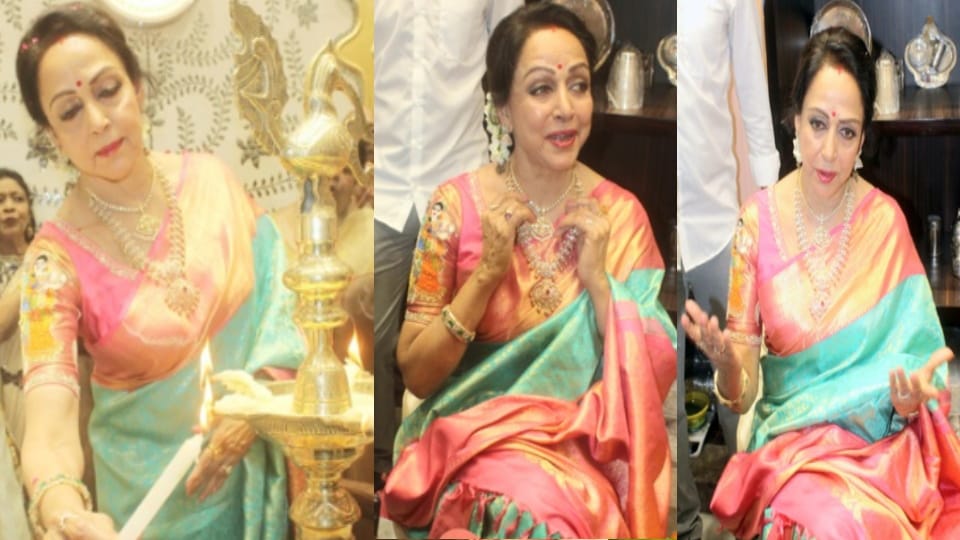 Hema Malini inaugurates new Jaina Jewellers showroom in Shastri Nagar, Meerut; crowd welcomes with selfies and