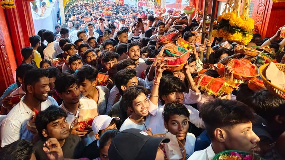 Shardiya Navratri 2025: Temples decorated with colorful lights; see photos from Moradabad