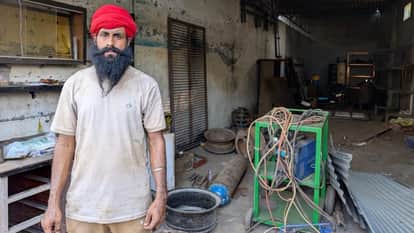 जानकारी देता पीड़ित का भाई