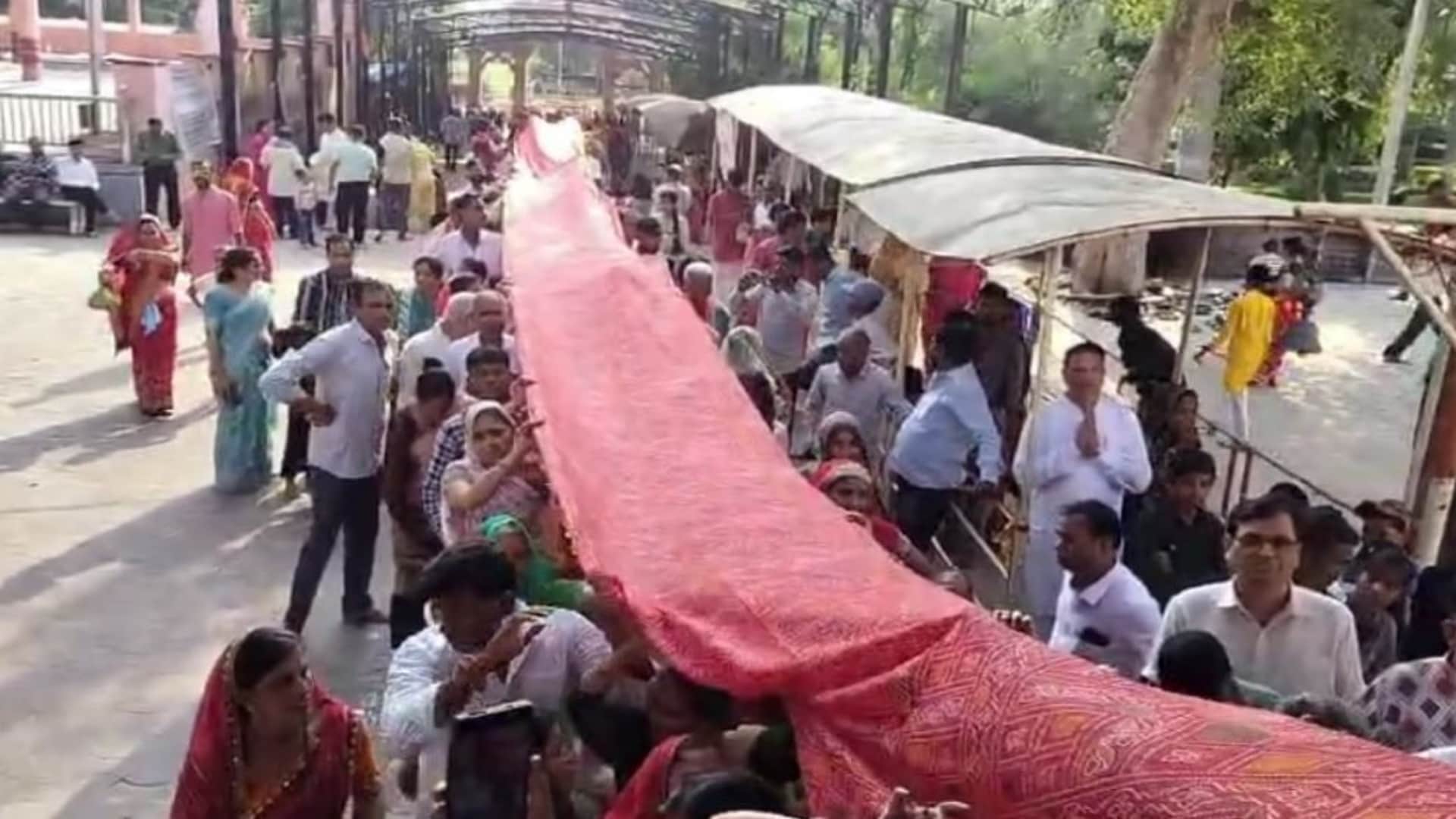 Sharadiya Navratri: 5-Kilometer Long Chunari Of Mafered toa Tripura Sundari, Devotees Seek Blessings