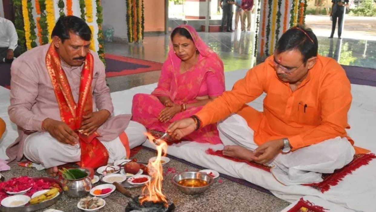 Jaipur News: Chief Minister performs Durga Puja at CM residence, plants sapling to pray for state’s prosperity