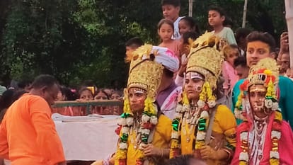 Ramlila Arrogant Ravana takes on Lord Rama kills Kumbhakarna and Meghnad Lord praises sung in Ramnagar