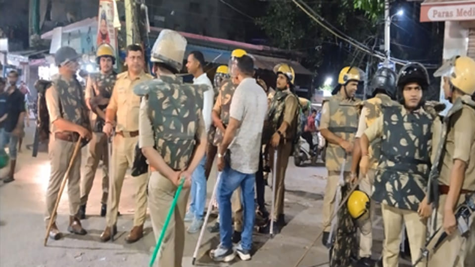 Shuklaganj riot: Unauthorized procession, intelligence failure, police rushed