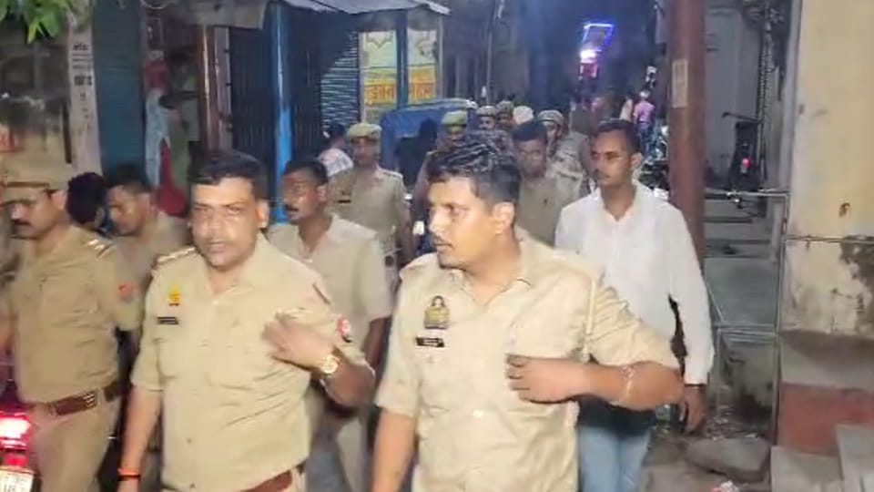 Shuklaganj riot: Unauthorized procession, intelligence failure, police rushed