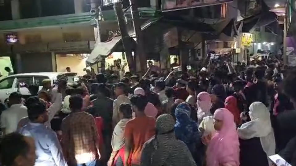Shuklaganj riot: Unauthorized procession, intelligence failure, police rushed