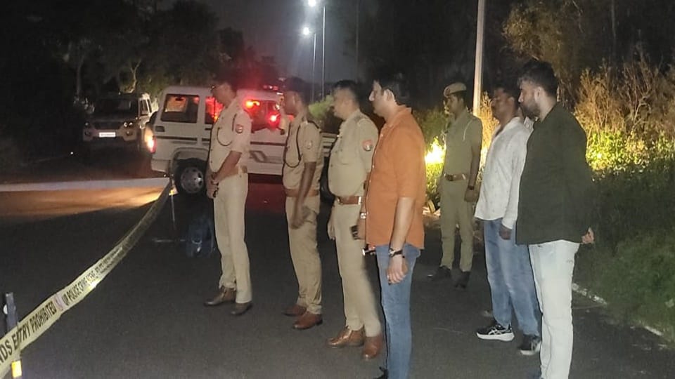 Up Crime News Painter Murdered in Conspiracy to Frame Father and Brothers Know Details in Hindi