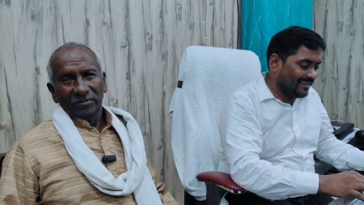 father reached to meet the his ADM son like complainant in shahjahanpur