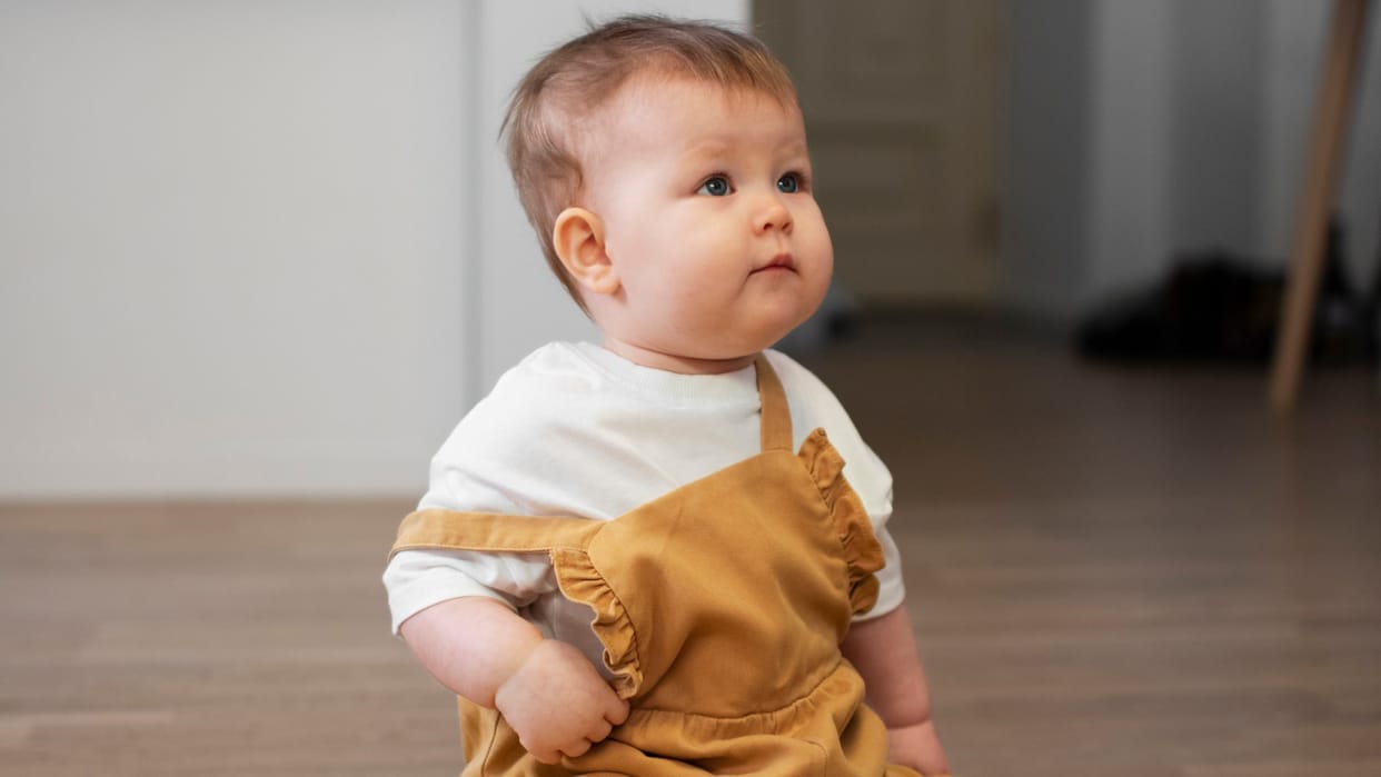 A two year old boy locked with his dead mother did something to keep himself alive you will be shocked