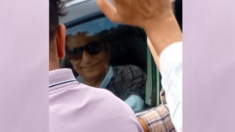 আজম খান নিউজ: আজম খান মুক্তি পেয়েছে, এসপি নেতা 23 মাস পরে সিতাপুর জেল থেকে বেরিয়ে এসেছিলেন, সমর্থকরা অনুভব করেছেন