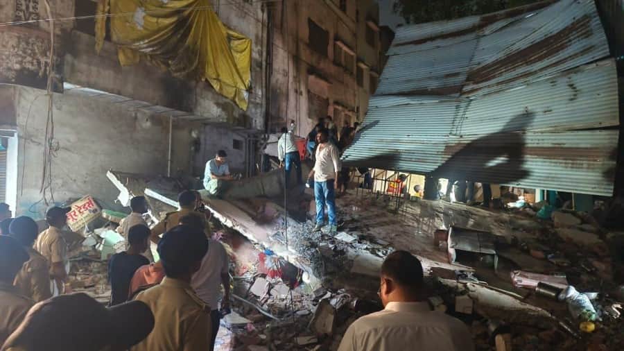 Indore News building collapse accident photo video