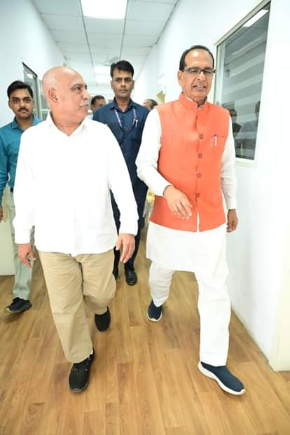 भाजपा प्रदेश अध्यक्ष हेमंत खंडेलवाल और केंद्रीय मंत्री शिवराज सिंह चौहान