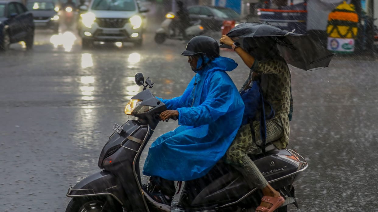 Jharkhand Weather Update Imd Predict Yellow Alert for Heavy Rain in Four Districts News in Hindi