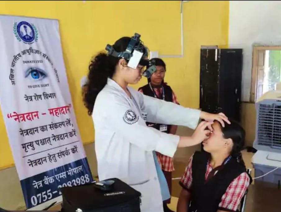 Bhopal: 22% of girls from class 8th to 12th in Bhopal suffer from eye diseases, revealed in AIIMS camp