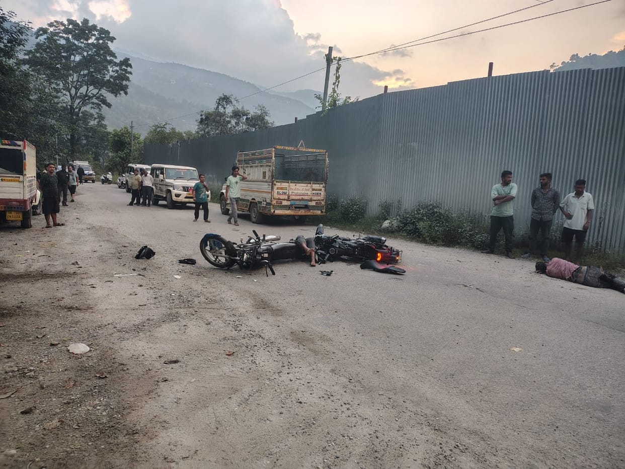 Accident near Sunla on Simli-Almora Highway Bike collides with pickup loader, two youths injured