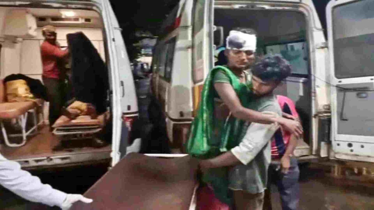 Dhar News: Two laborers killed, more than 18 injured as pickup overturns