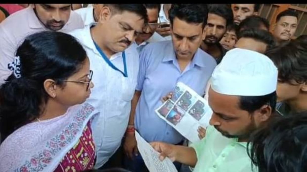 mob accused of raising objectionable slogans Hindu organizations demanded action in Bareilly