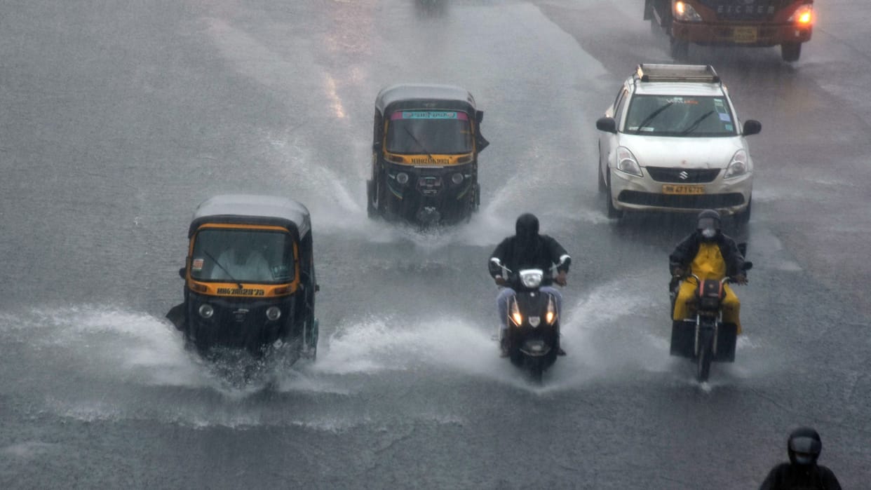 weather today updates heavy rain alert for many states delhi ncr yellow alert