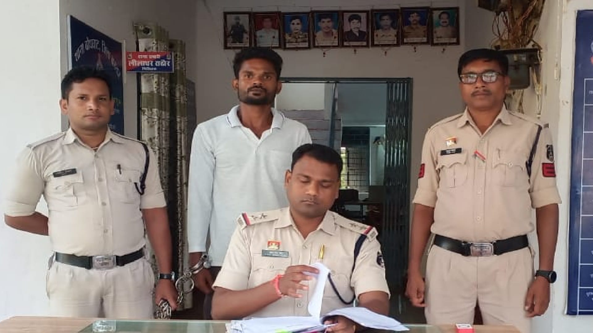 पुलिस के गिरफ्त में आरोपी