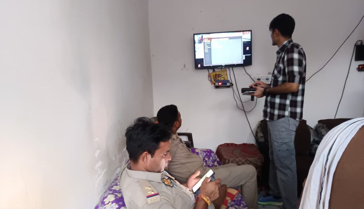 Kannauj Tied hands and legs then killed Sunita by hitting on head with hammer there was plan to kill Komal too