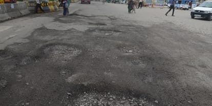 Kanpur Satish Mahanas tough stance in review meeting said take officers to GT Road then know how many potholes