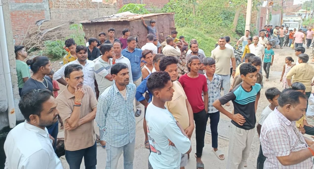 Kannauj Tied hands and legs then killed Sunita by hitting on head with hammer there was plan to kill Komal too