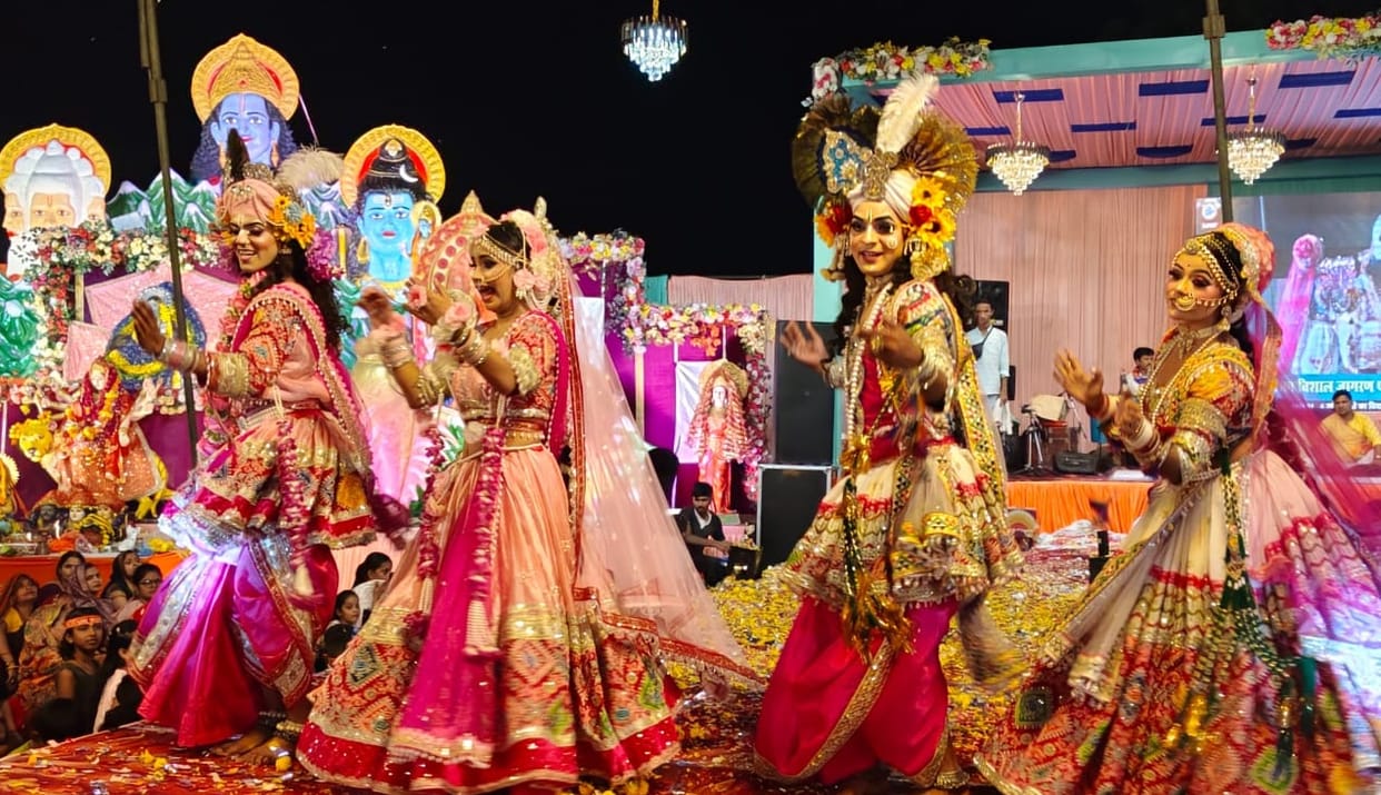 Kanpur The sixth grand Jagran of Maa Bhagwati with devotional songs and tableaux enthralling the audience