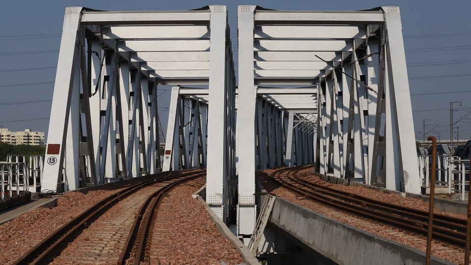 new railway bridge will make travel safer and increase train speeds