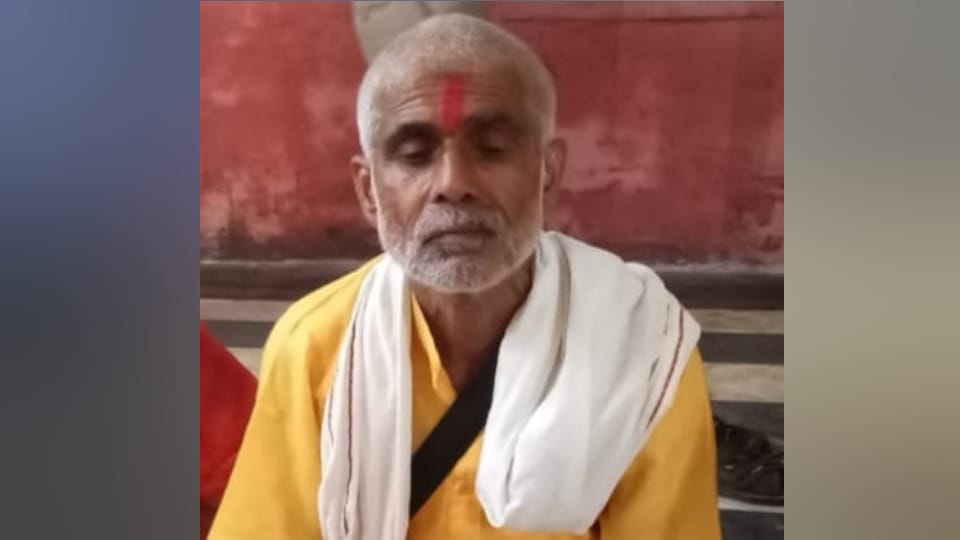 Prayagraj Road accident Four people including a retired soldier and his wife died and three women were injured