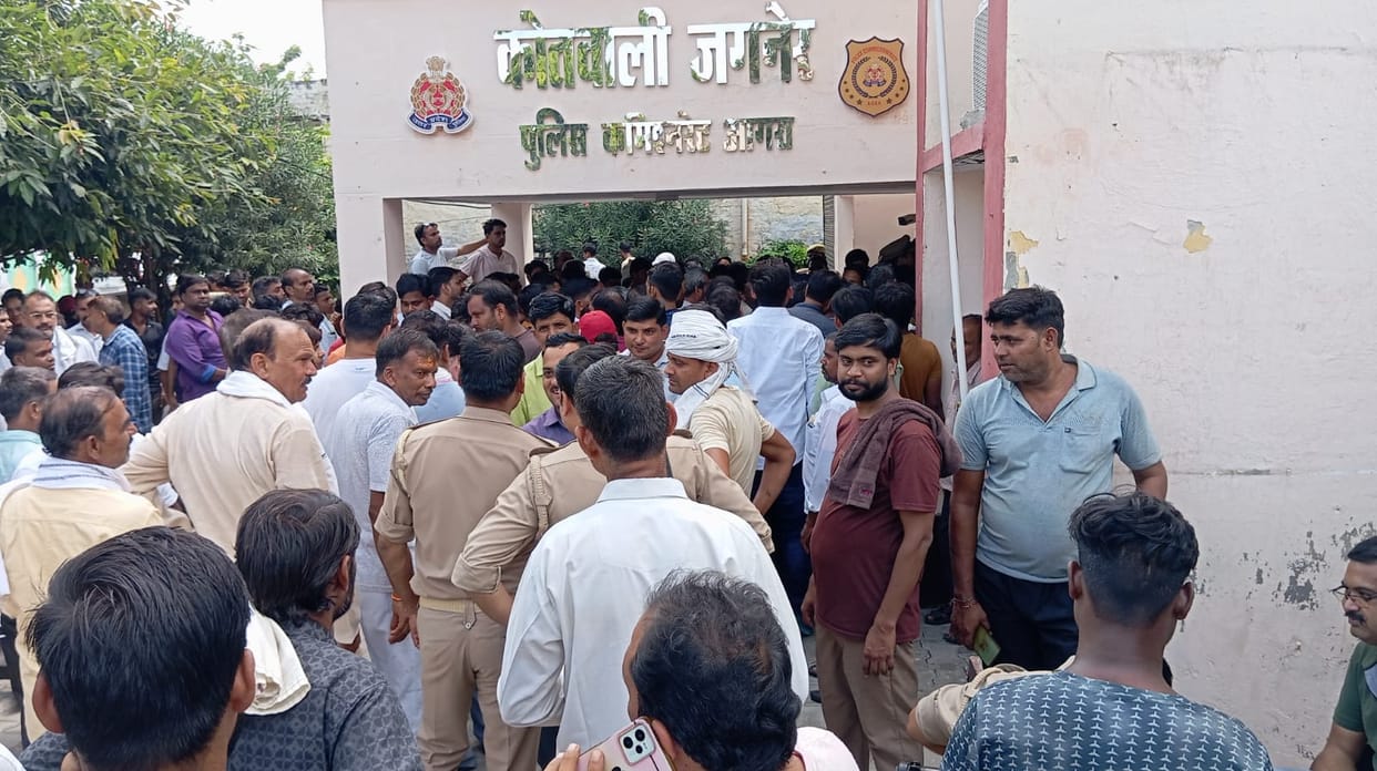 Uproar in police station over assault on BJP official in agra
