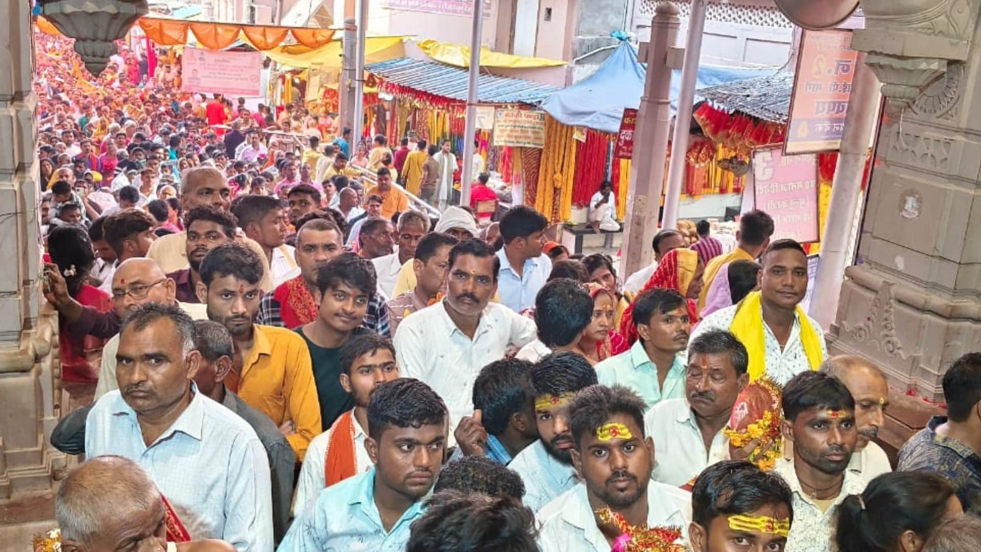 Navratri second day devotees visited Vindhyachal temple for darshan in mirzapur