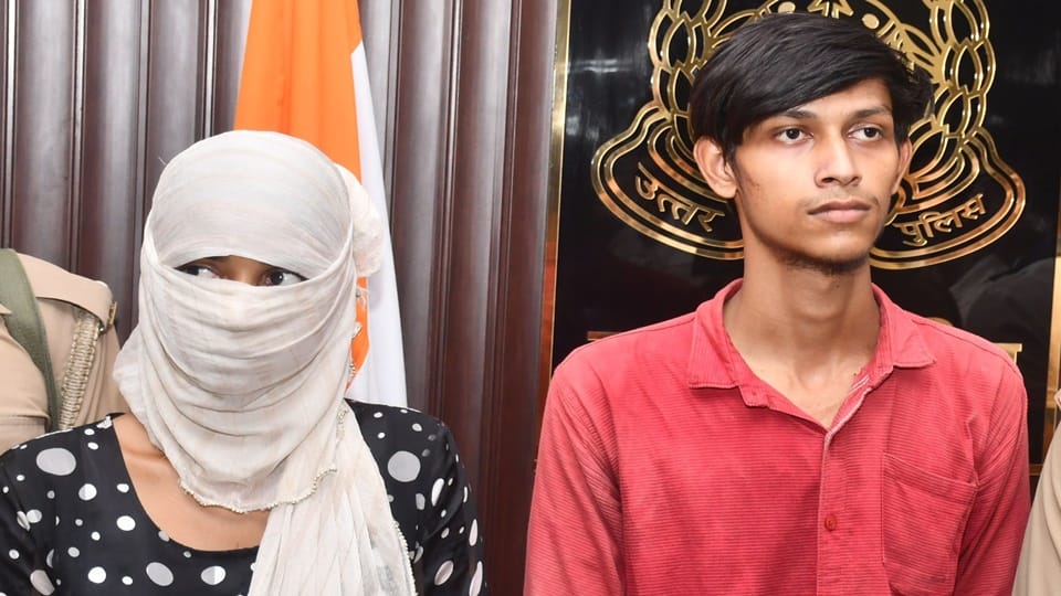 Moradabad Painter Yogesh Murder lover Manoj bought a new SIM card and spoke to Swati After painter murder