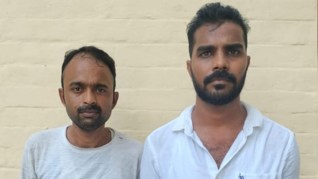 UP STF arrested Two Criminal in connection with seven crore rupee robbery at jewelry store in West Bengal