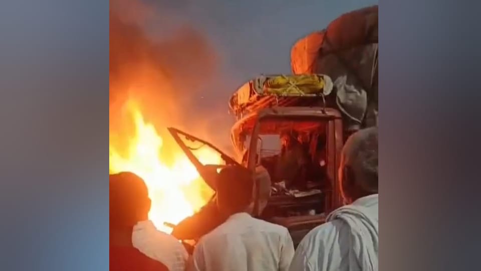 Road Accident in Aligarh Get me out my children are waiting pleaded canter driver Rajesh engulfed in flames