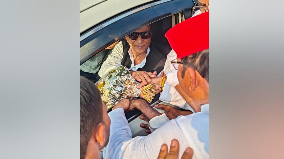 Azam Khan news SP leader Azam Khan troubles continue Decisions are pending in these cases