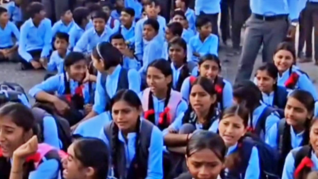 After two days of holiday, children reached school at the changed time.