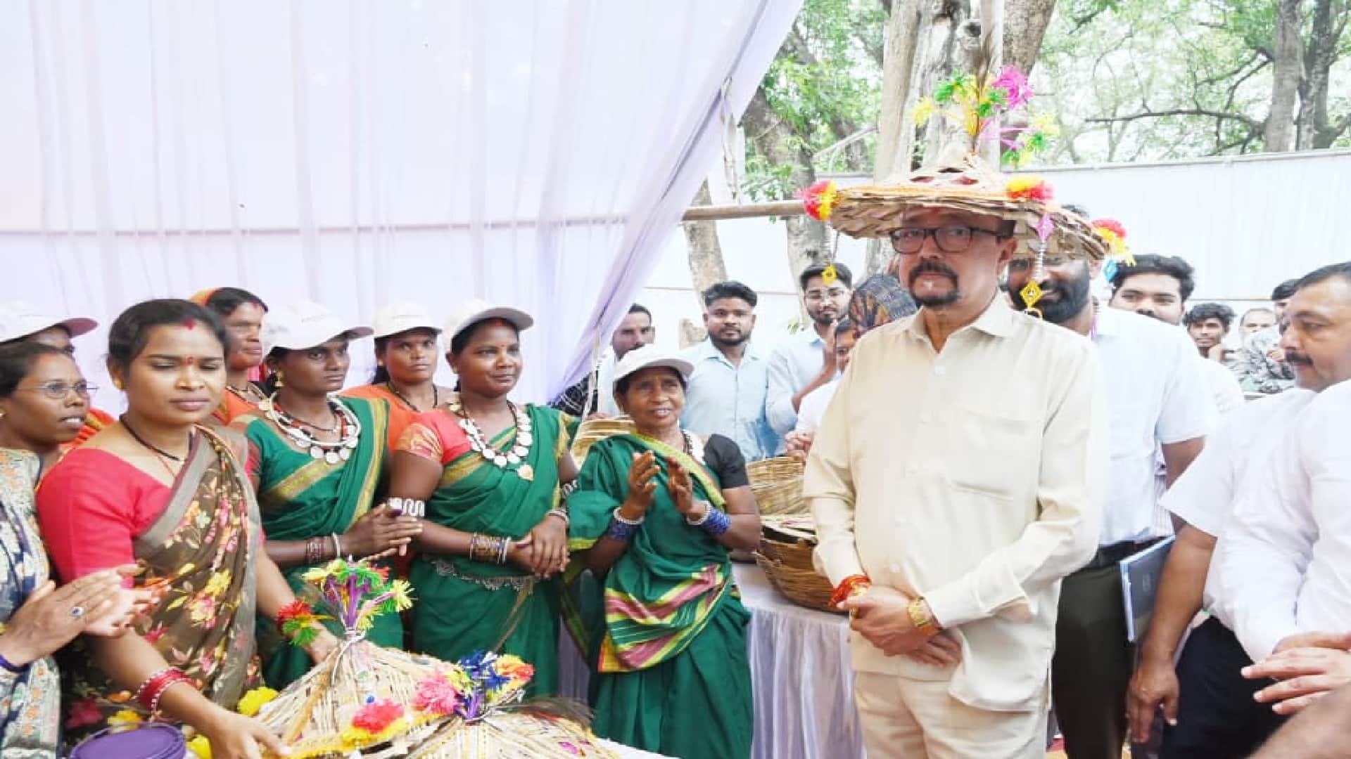 राज्यपाल रमेन डेका ने लखपति दीदियों के हुनर को सराहा