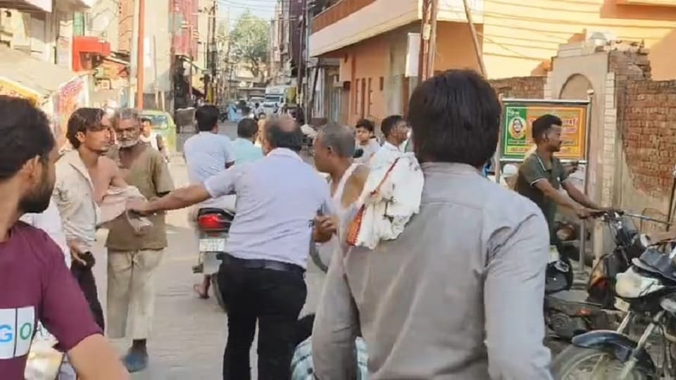 Fight between sabhasad husband and oil trader