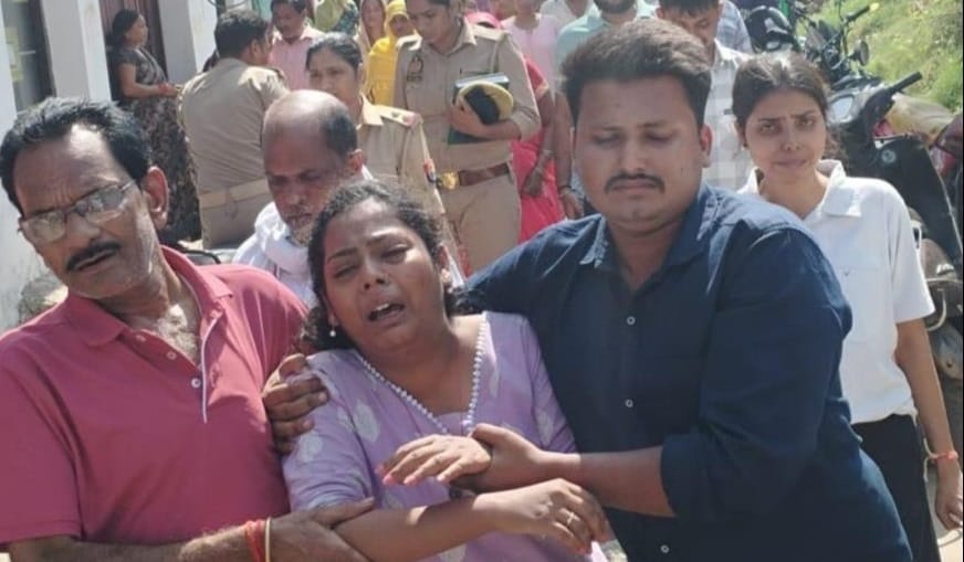 Kannauj first tied hands and legs then killed by stuffing concrete masala in mouth 12 injury marks on body