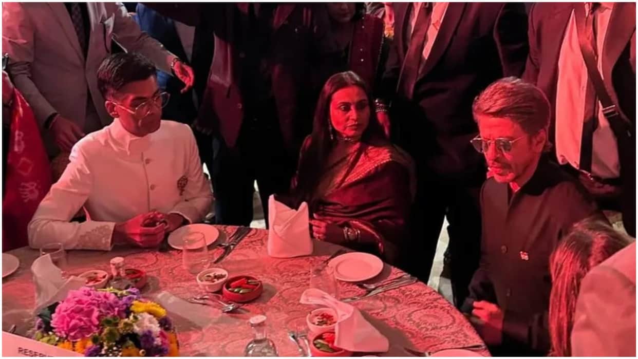 Rani mukerji and shahrukh khan reached at Rashtrapati Bhavan and take dinner picture viral on social media